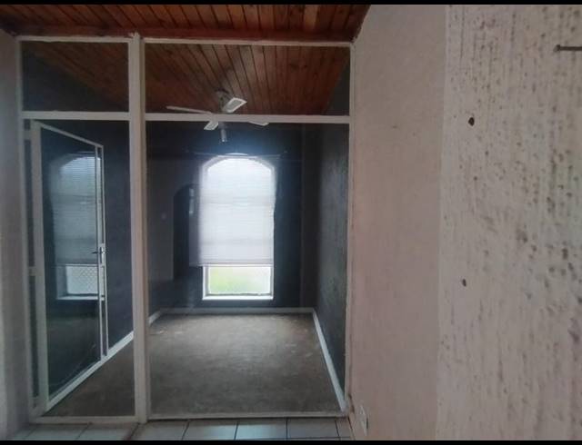 1 BEDROOM PROPERTY TO RENT IN WINDSOR EAST